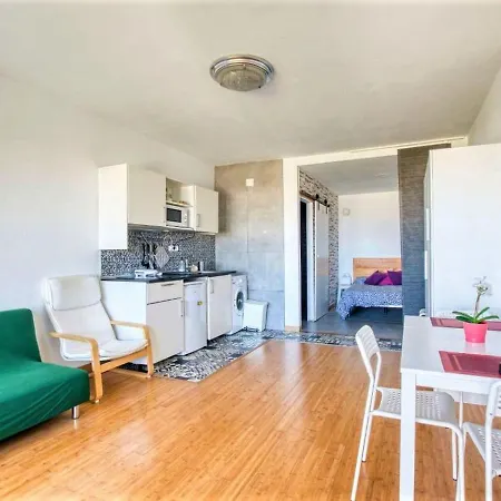 Pleasant In With Private Terrace Apartament