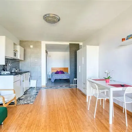 Pleasant In With Private Terrace Apartament